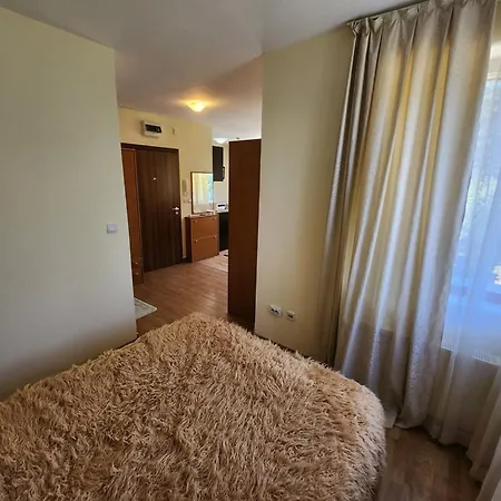 Apartament Pine Tree Easy Access - Next 100m To Slope And Forest View