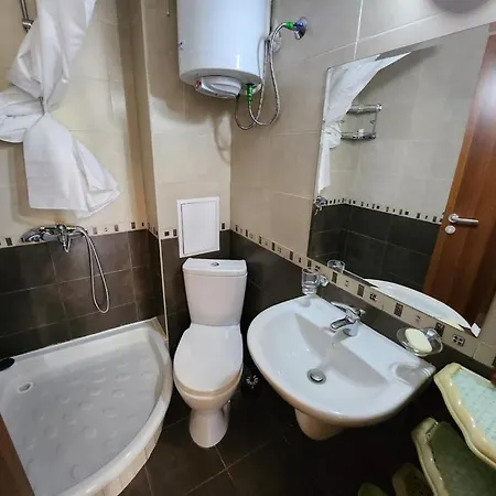 Pine Tree Easy Access - Next 100m To Slope And Forest View Bansko